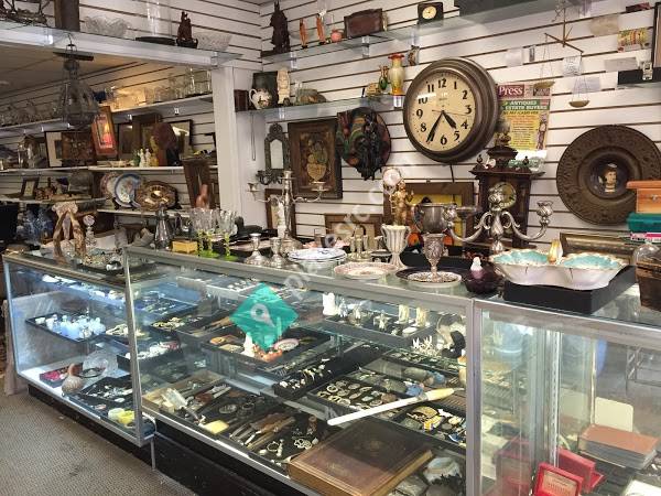 Antiques & Collectibles Buyers LLC