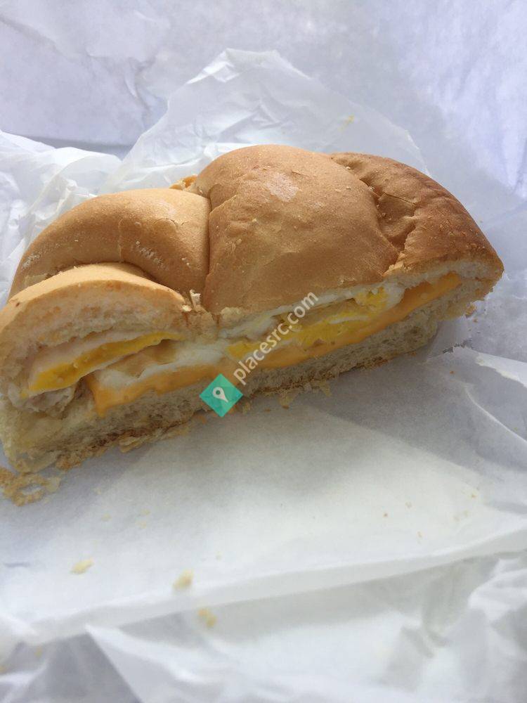 Carl's Main Street Deli