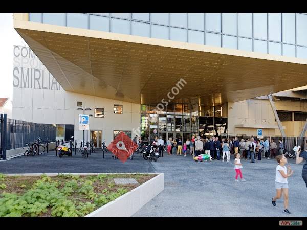 Complexe sportif Albert-Smirlian