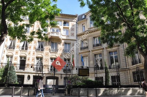 Consulado Geral de Portugal em Paris (para informações consulte o website)