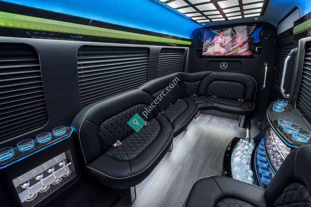 Deluxe Limousine & Transportation