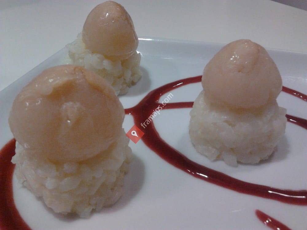 Eat Sushi