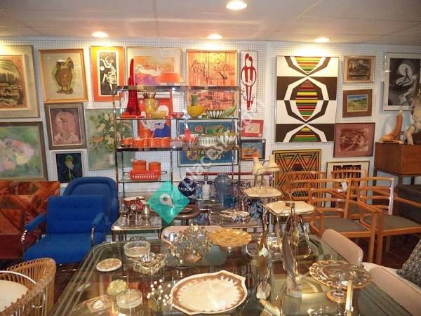 Fleur De Lis Antiques and Design LLC