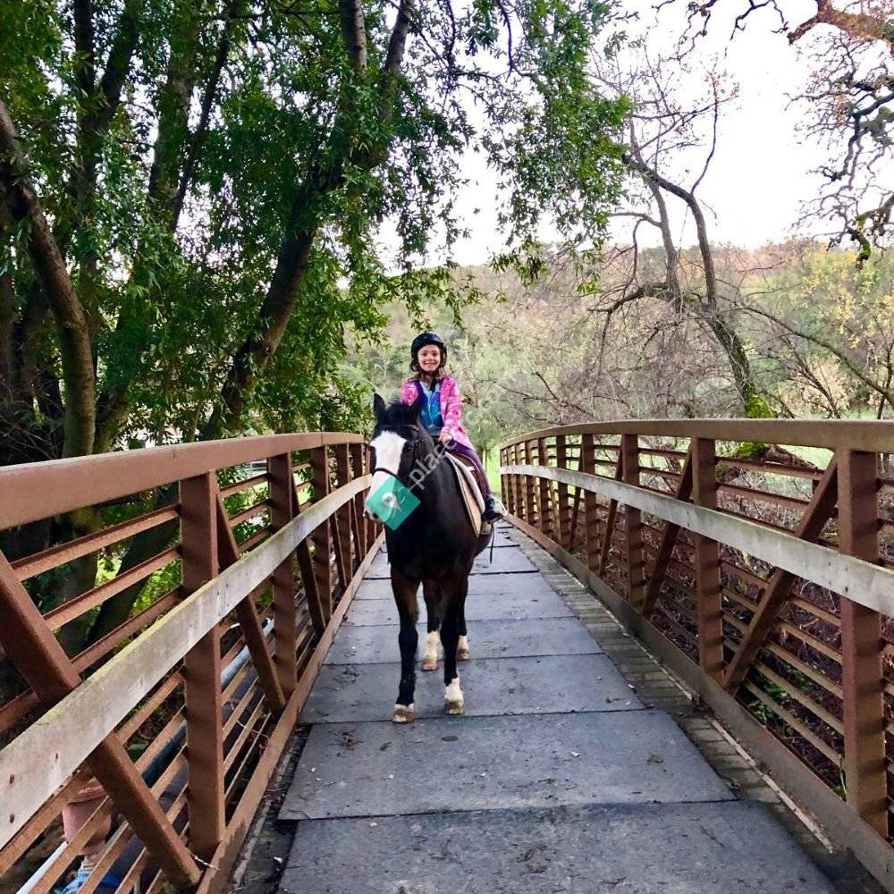 Glenoaks Equestrian Center