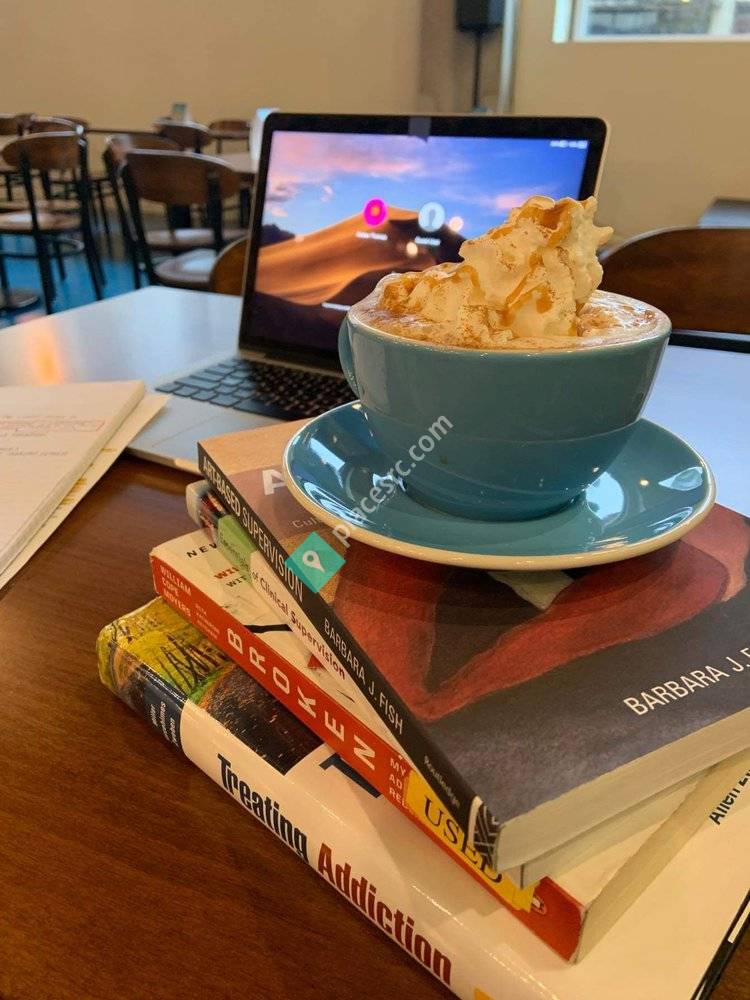 Hangout MKE Cafe & Lounge