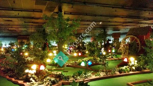 Indoor Mini Golf