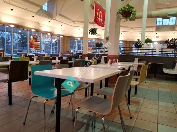 Natick Service Plaza Eastbound