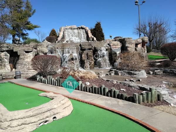Pirate's Cove Adventure Golf