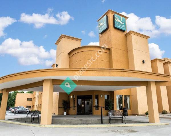 Quality Inn & Suites West Waterpark