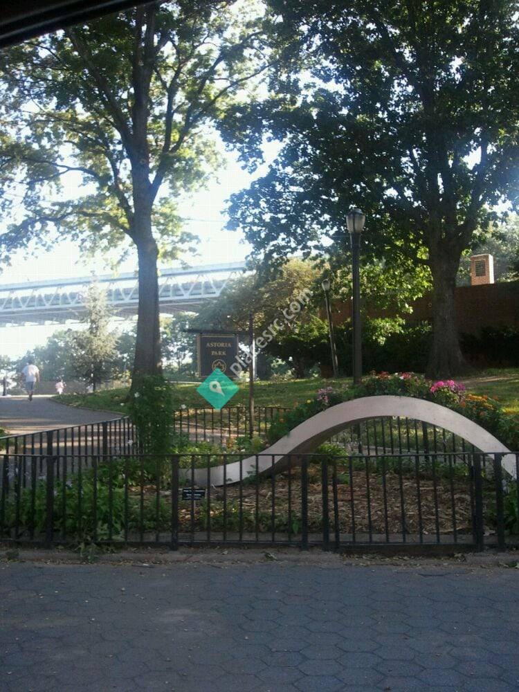Tennis at Astoria Park