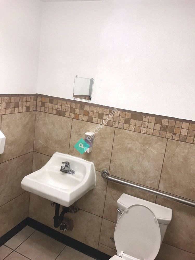 Town Center Laundromat Happy Valley