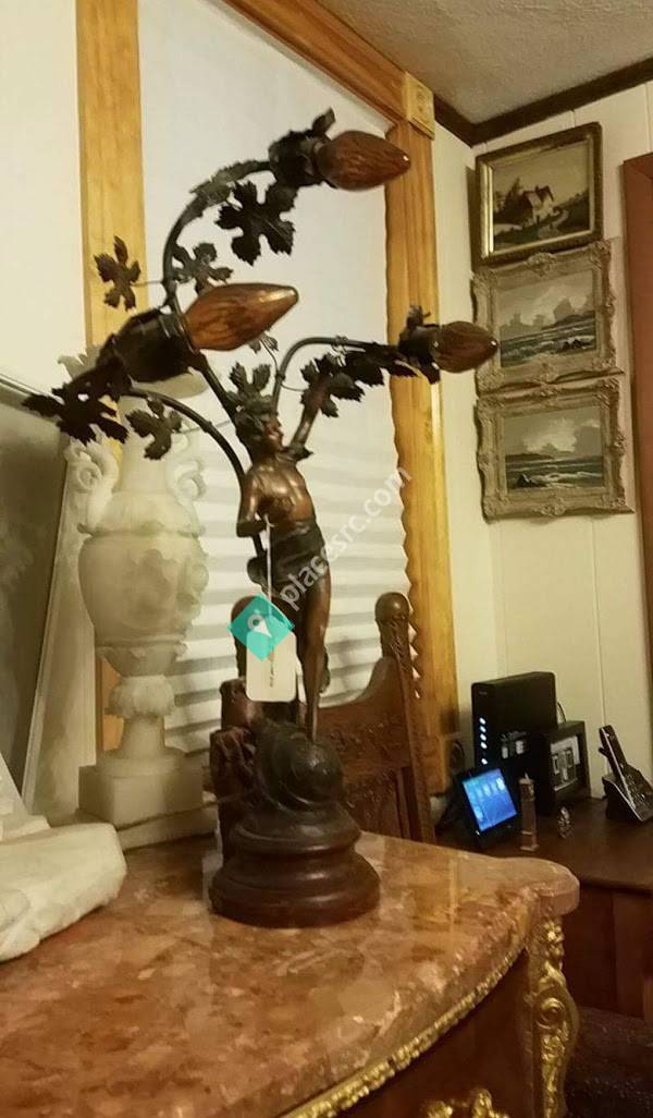 Two Sisters Antiques & Collectibles